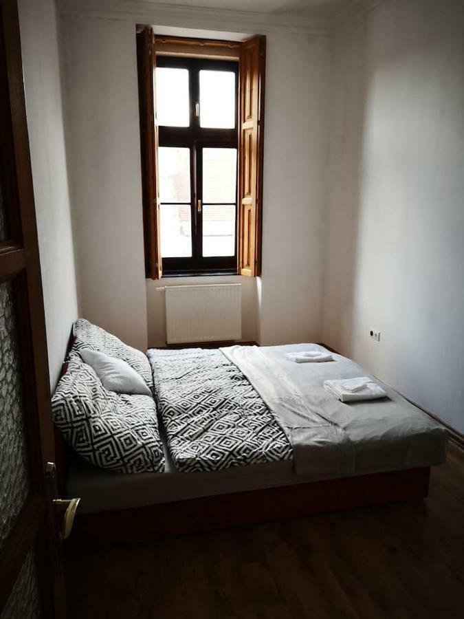 King 38-1 Apartman Apartment Pecs Exterior photo